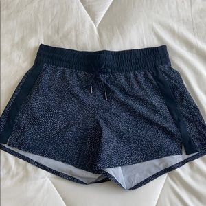 Athleta navy and white patterned shorts